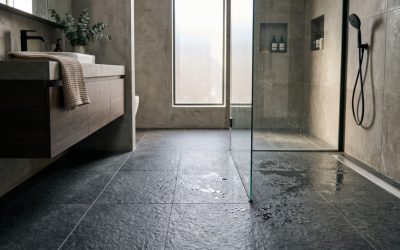 Keramik Kamar Mandi Anti Slip: Cara Memilih R10/R11, Ukuran & Finishing